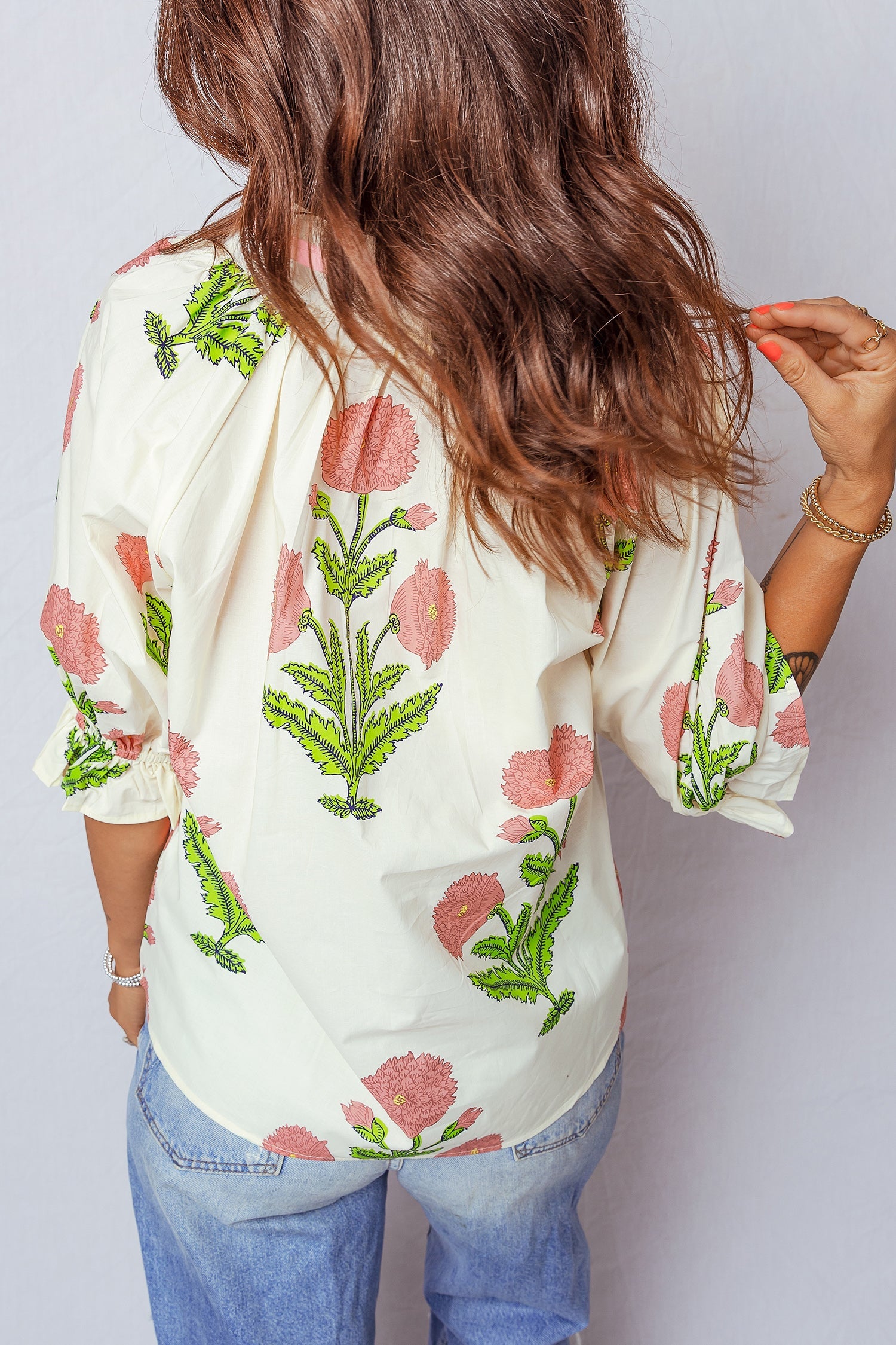 Wild Flower V-Neck 3/4 Sleeve Blouse for Effortless Styling