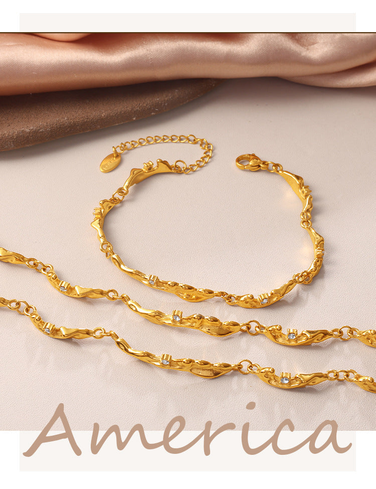 Gold Texture Hollowed-out Hand Accessory With Retro Texture, Niche Design, With Tiny Diamond Inlays, Adjustable Bracelet