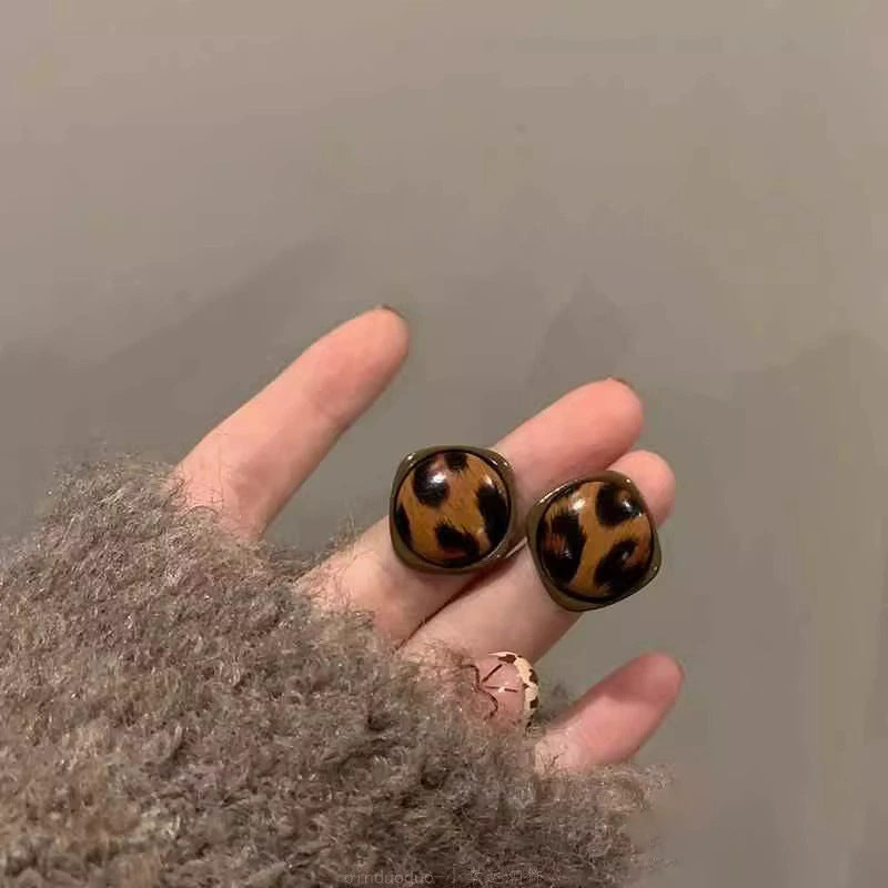 Vintage Tortoiseshell Leopard Print Square Stud Earrings For Women, Retro Y2K Sweet Cool Leopard Resin Earrings, Trendy Aesthetic Daily Wear Jewelry Gift
