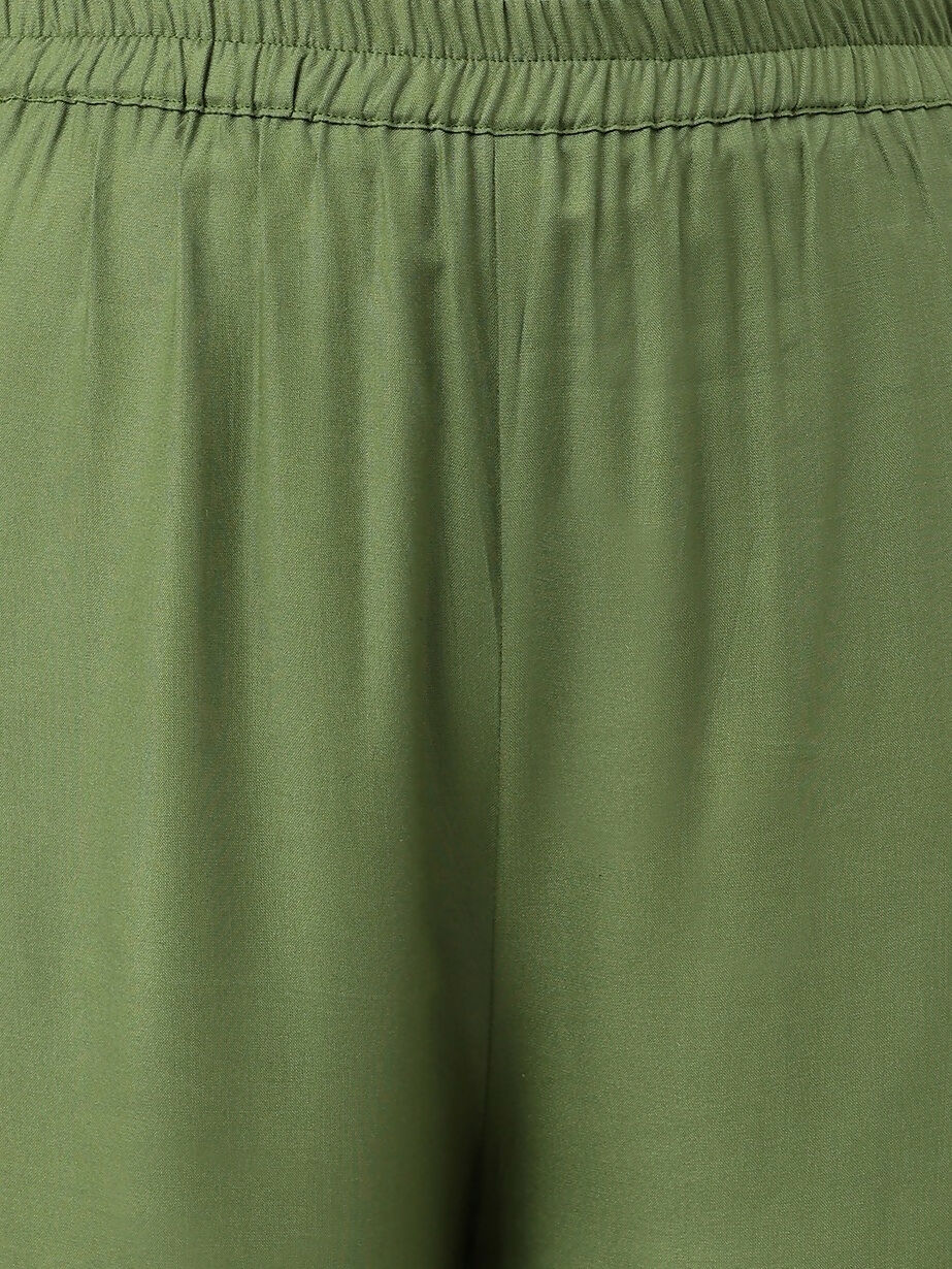 Green Rayon Straight Kurta and Bottom Set with Embroidered Detail