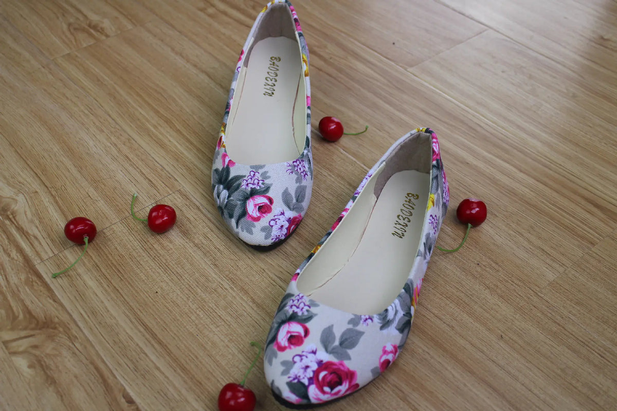 Summer Women's Flat Canvas Shoes with Roses