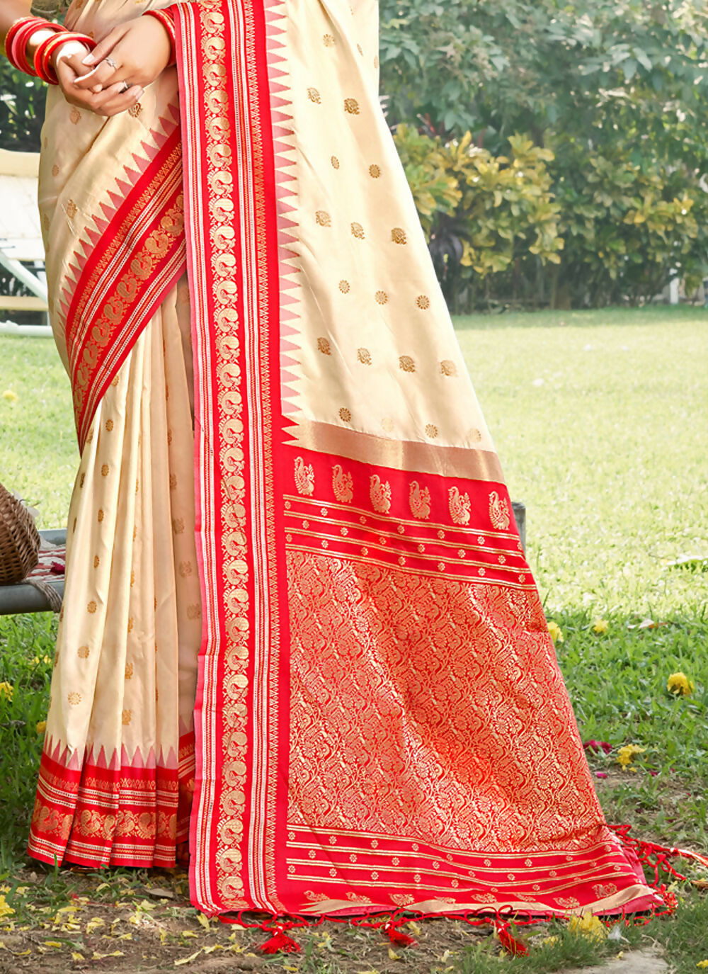 Cream Soft Silk Saree with Matching Blouse Piece