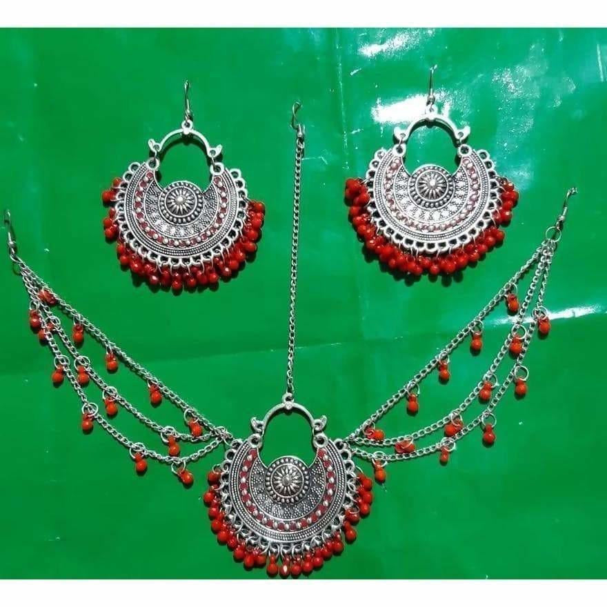 Maroon Maang Tikka and matching earrings set for wedding attire