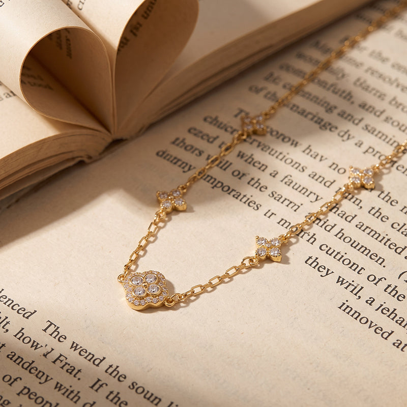 Vintage Elegant High-quality Stainless Steel Teardrop Flower Pendant Necklace