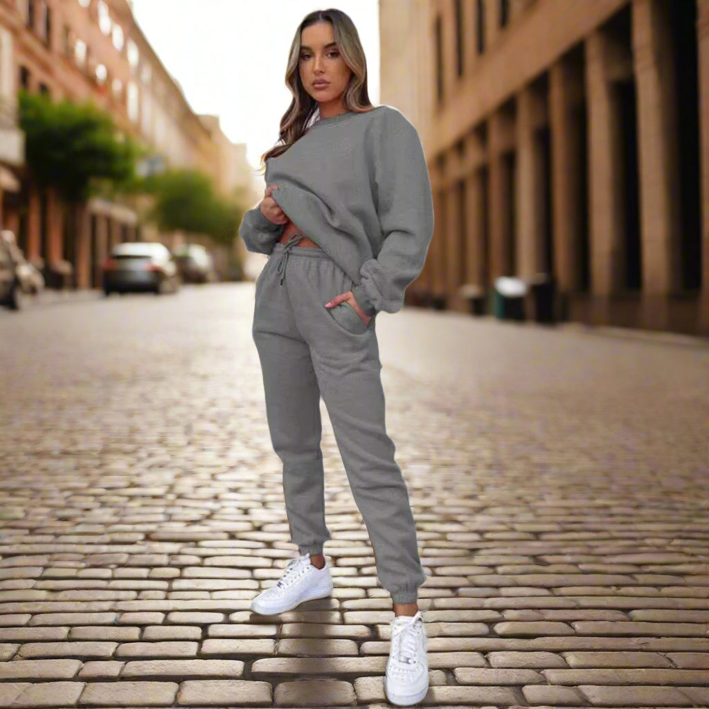 Women's Solid Color Round Neck Pullover Sweatshirt & Jogger Set - Image 4