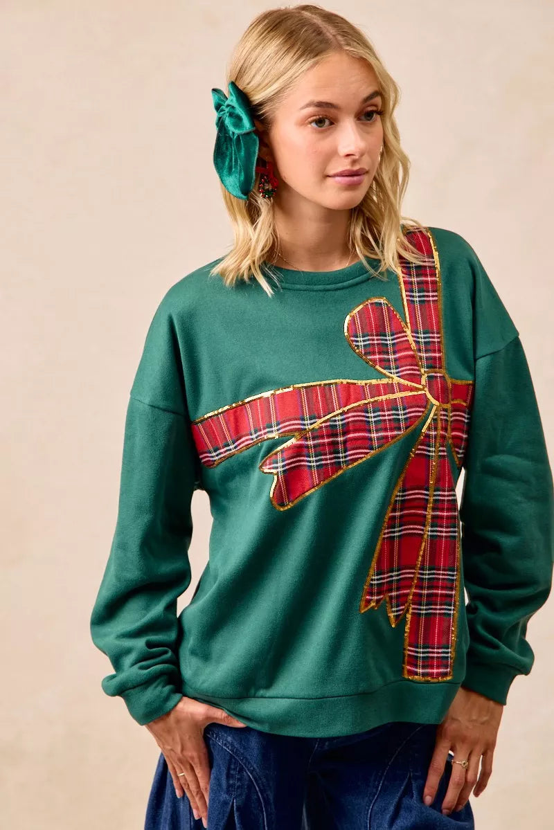Oversized Plaid Bow Holiday Fleece Pullover in Green/Red