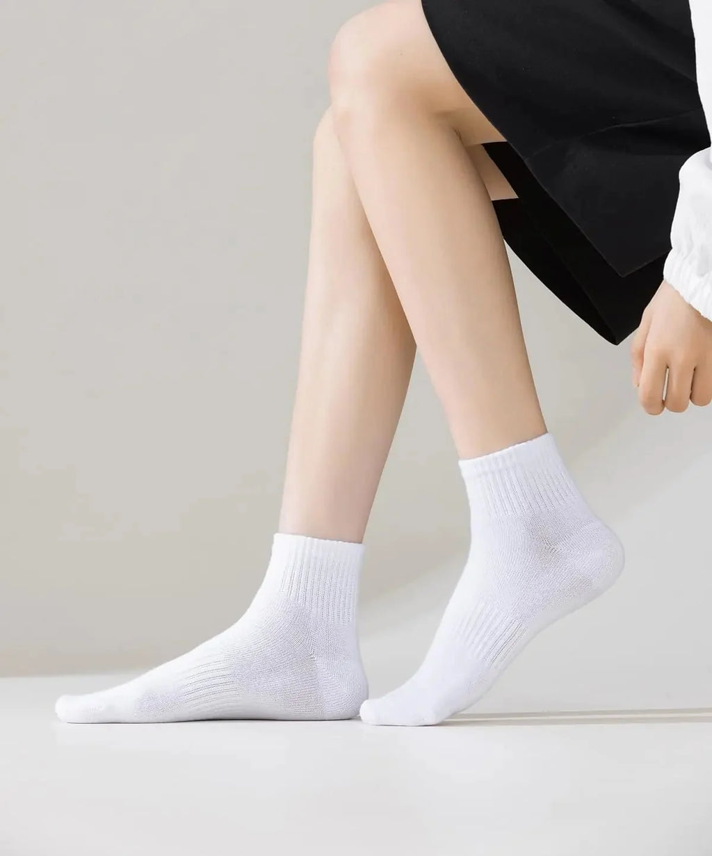 ACCFOD Womens Ankle Socks Thin Cotton Gym Socks Athletic Mini Crew Socks 5 Pairs 5-9 White & Black