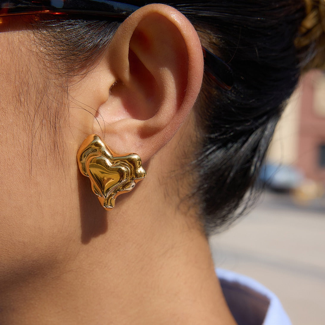 Gold Heart Stud Earrings Minimalist 18K Gold Titanium Jewelry