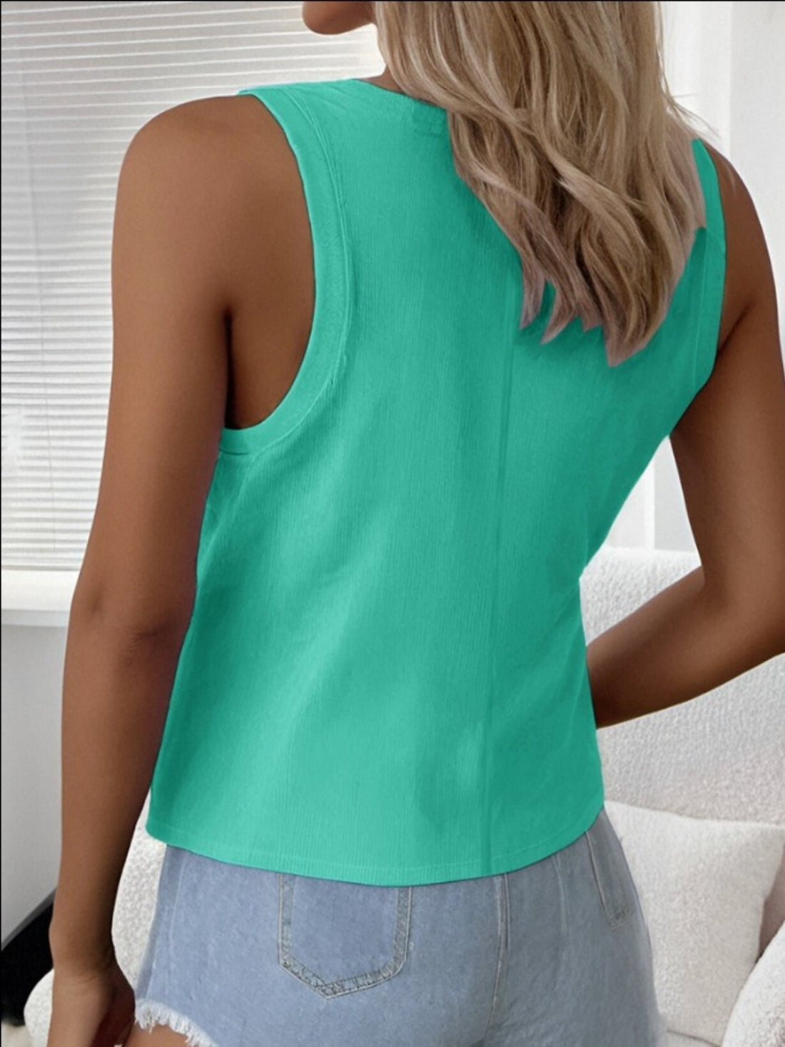 Women's Solid Scoop Neck Tank Top Lightweight Sleeveless Basic Shirt - Image 8