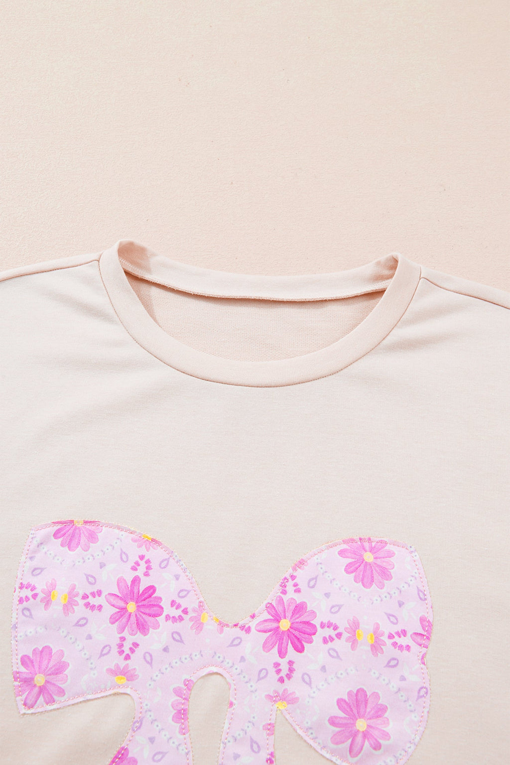 Floral Daisy Bow Patchwork Short Sleeve Cotton Tee in Beige/Pink