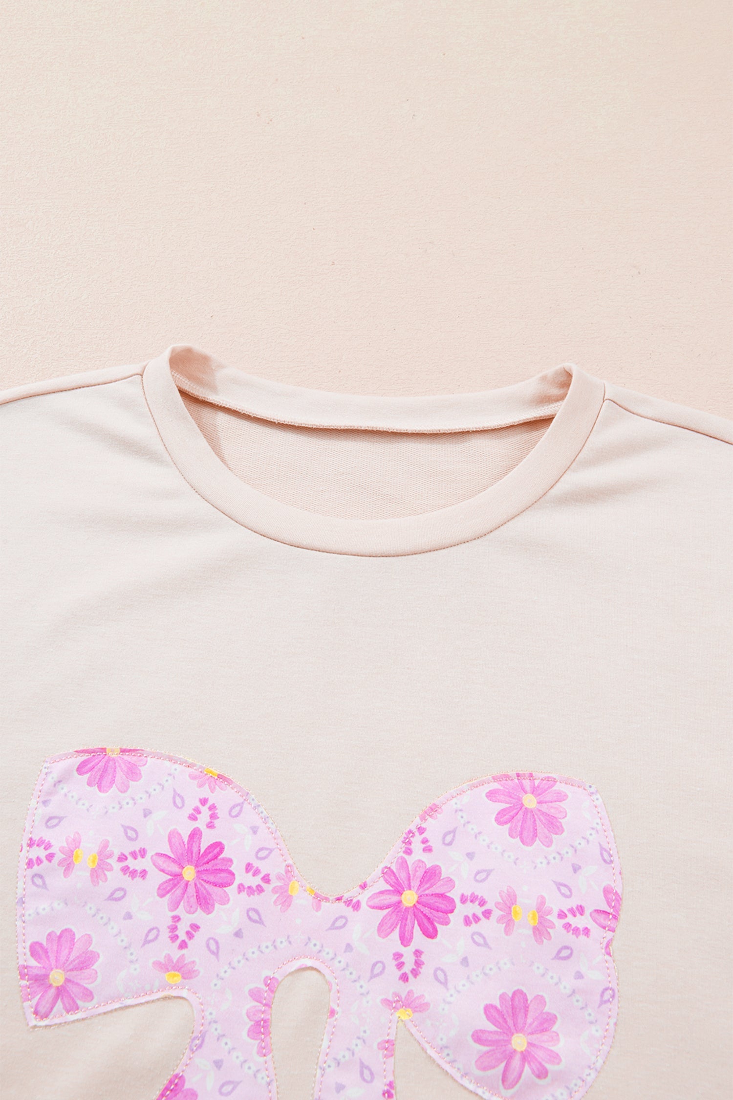 Floral Daisy Bow Patchwork Short Sleeve Cotton Tee in Beige/Pink