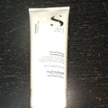 Alfaparf Semi Di Lino Diamond Illuminating Conditioner tube in minimalist white packaging