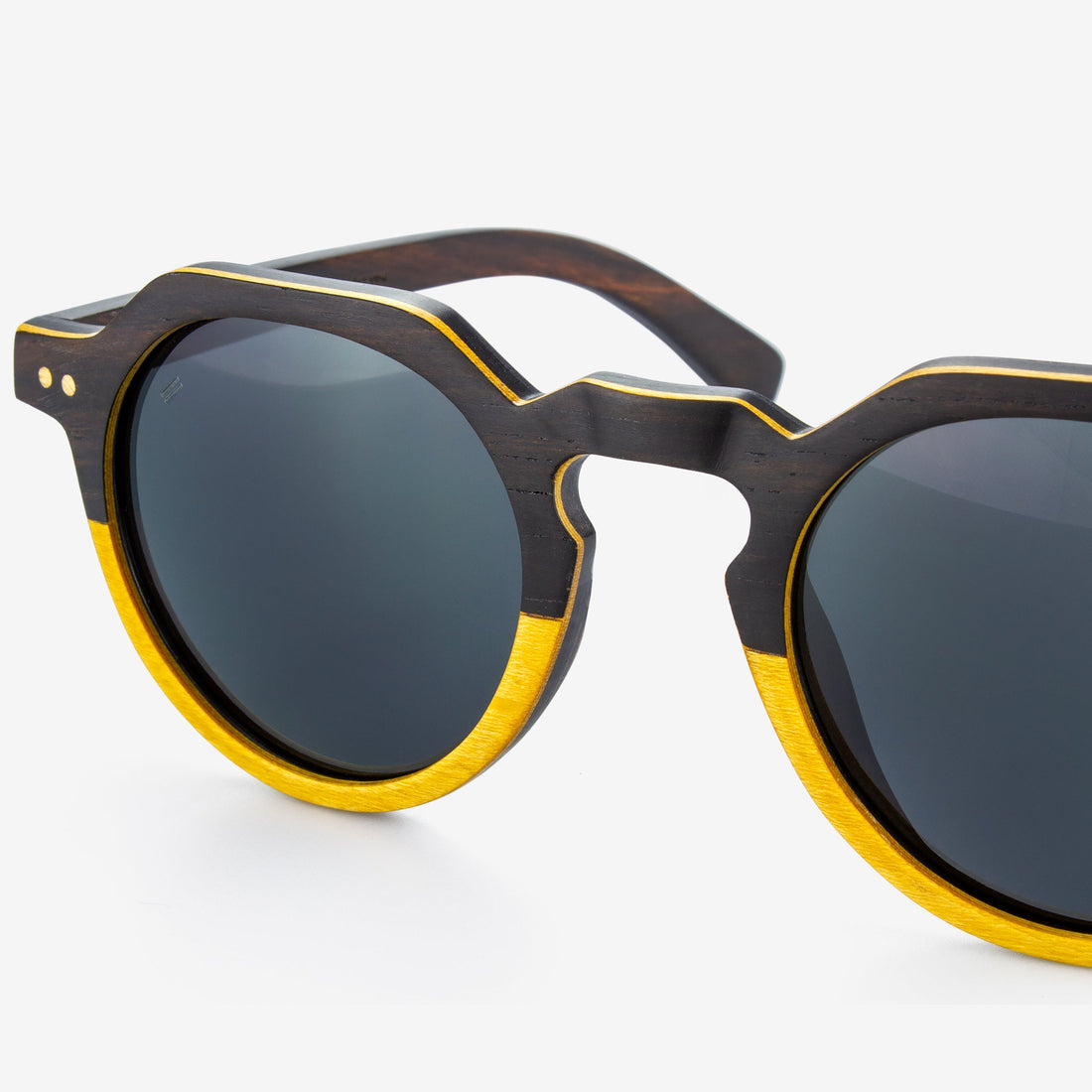 Anna Maria Round Sunglasses in Wood and Carbon Fiber