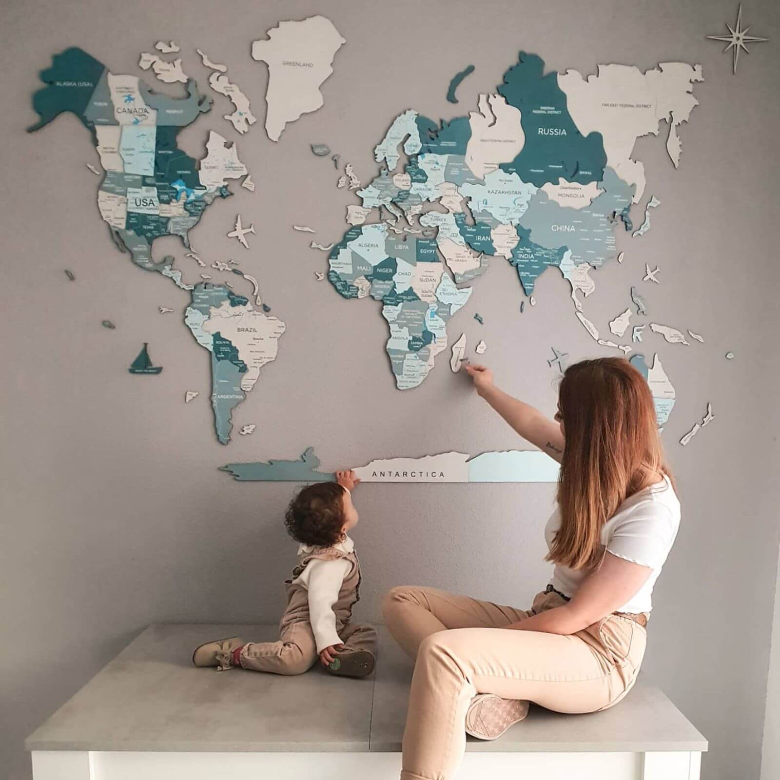 3D Wooden World Map Wall Art Set with Photo Frames and Pins