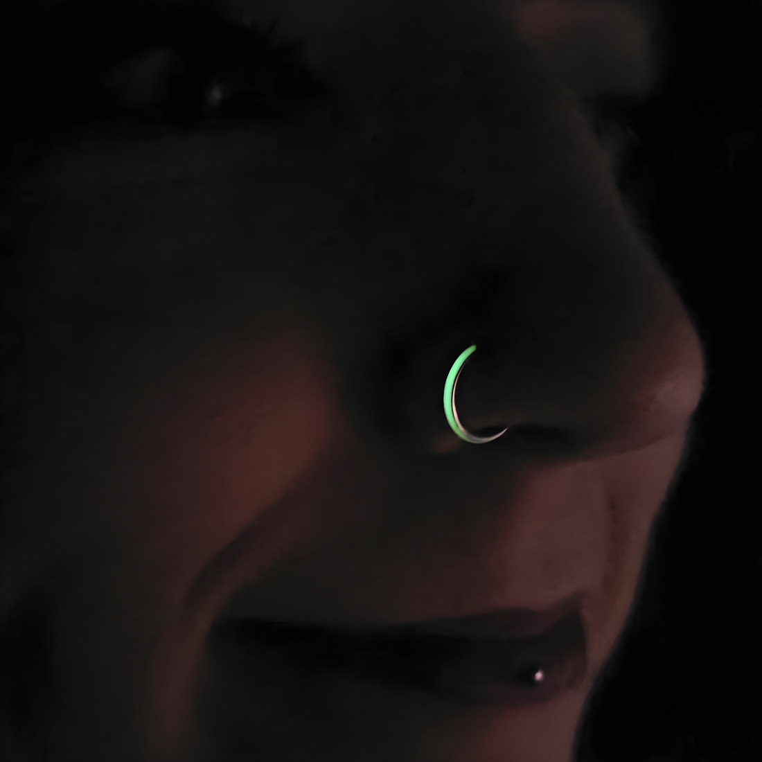 20G Implant Grade Titanium Glow in the Dark Hinged Nose Hoop - Image 3