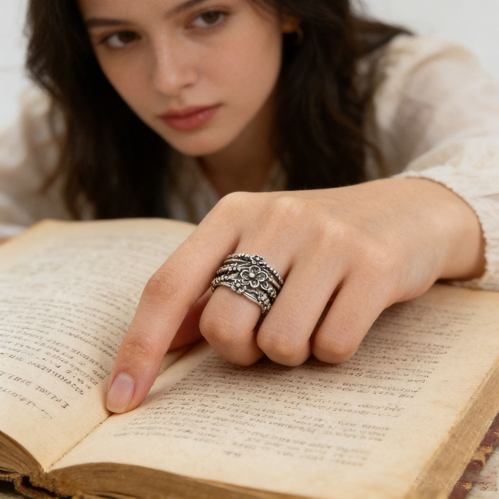 Retro Hollow Carved Ring For Women Distressed Vintage Style