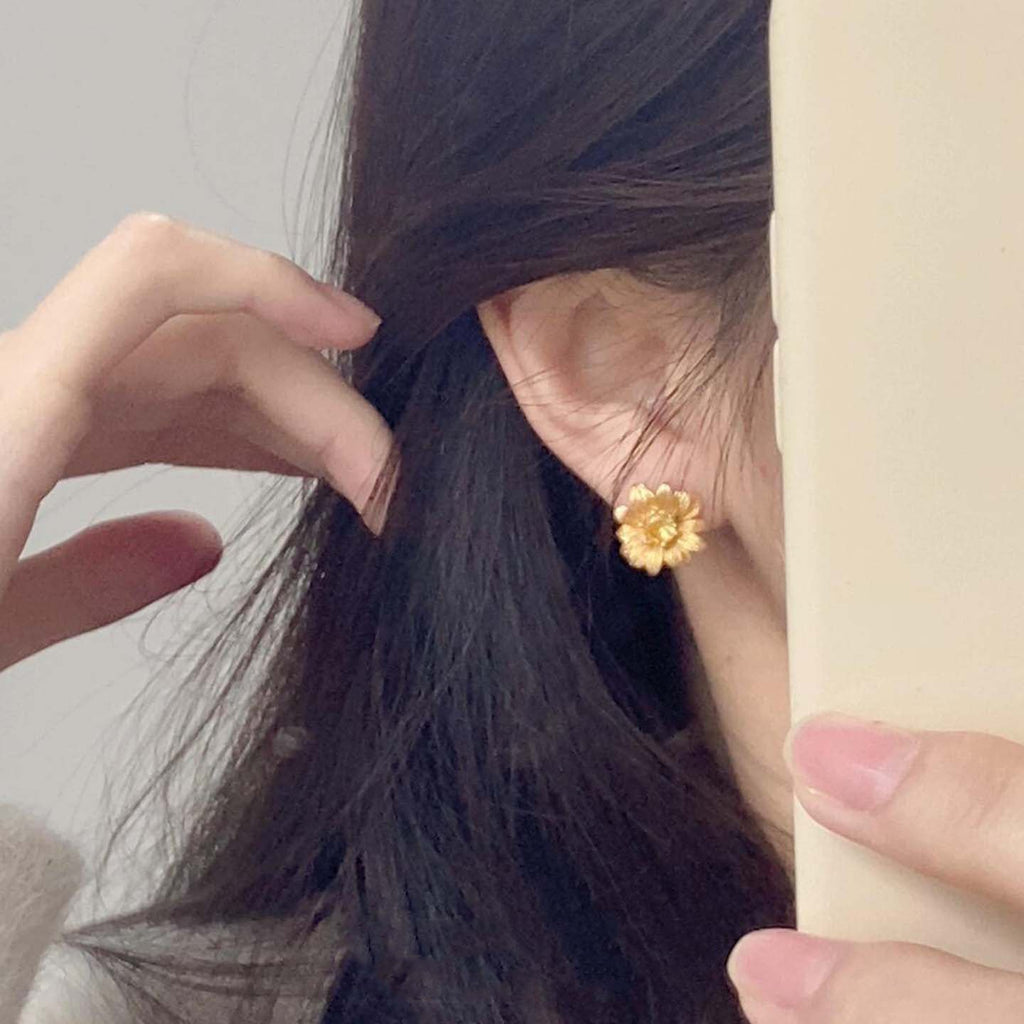 Gold Butterfly Flower Stud Earrings For Women Niche Elegant Versatile  Earrings Daily Commute Light Luxury Trendy Ear Jewelry Wholesale