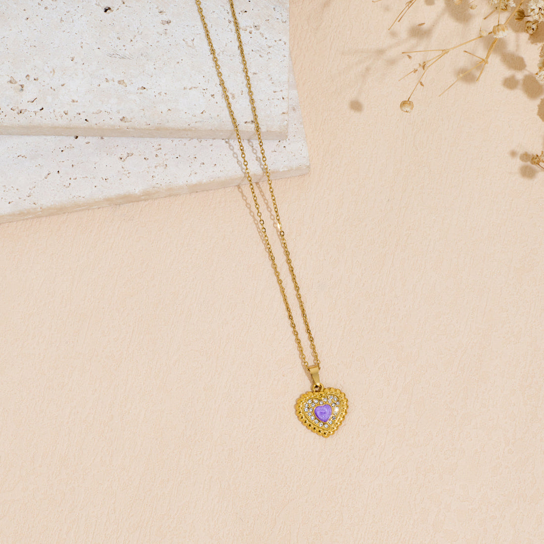 Heart-Shaped Rhinestone Pendant Necklace in Stainless Steel