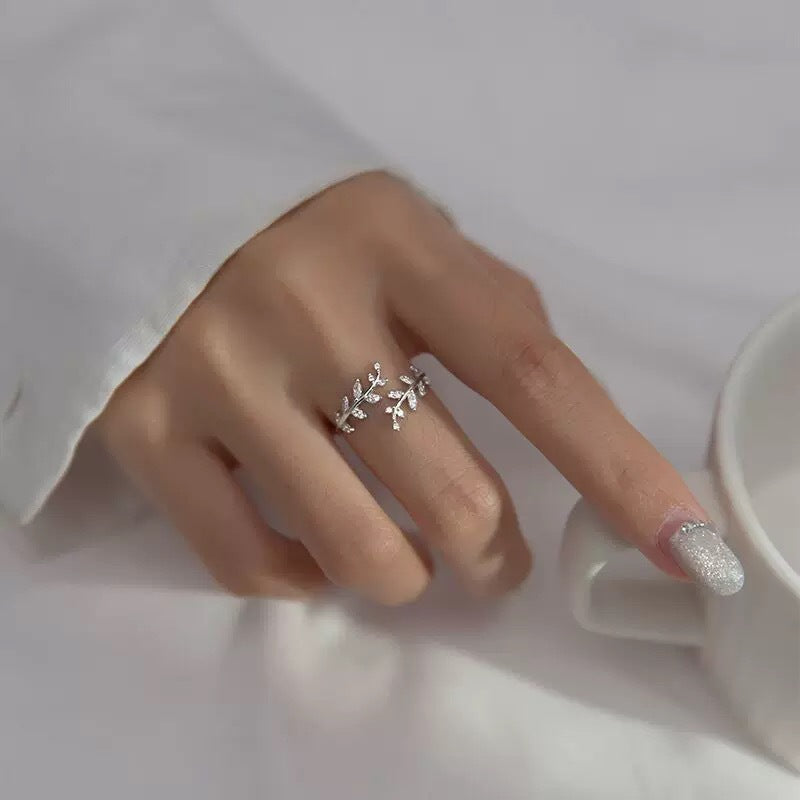 Fashion Minimalist Leaf Ring, INS Trend, Adjustable Open Band, Elegant High-End Index Finger Ring