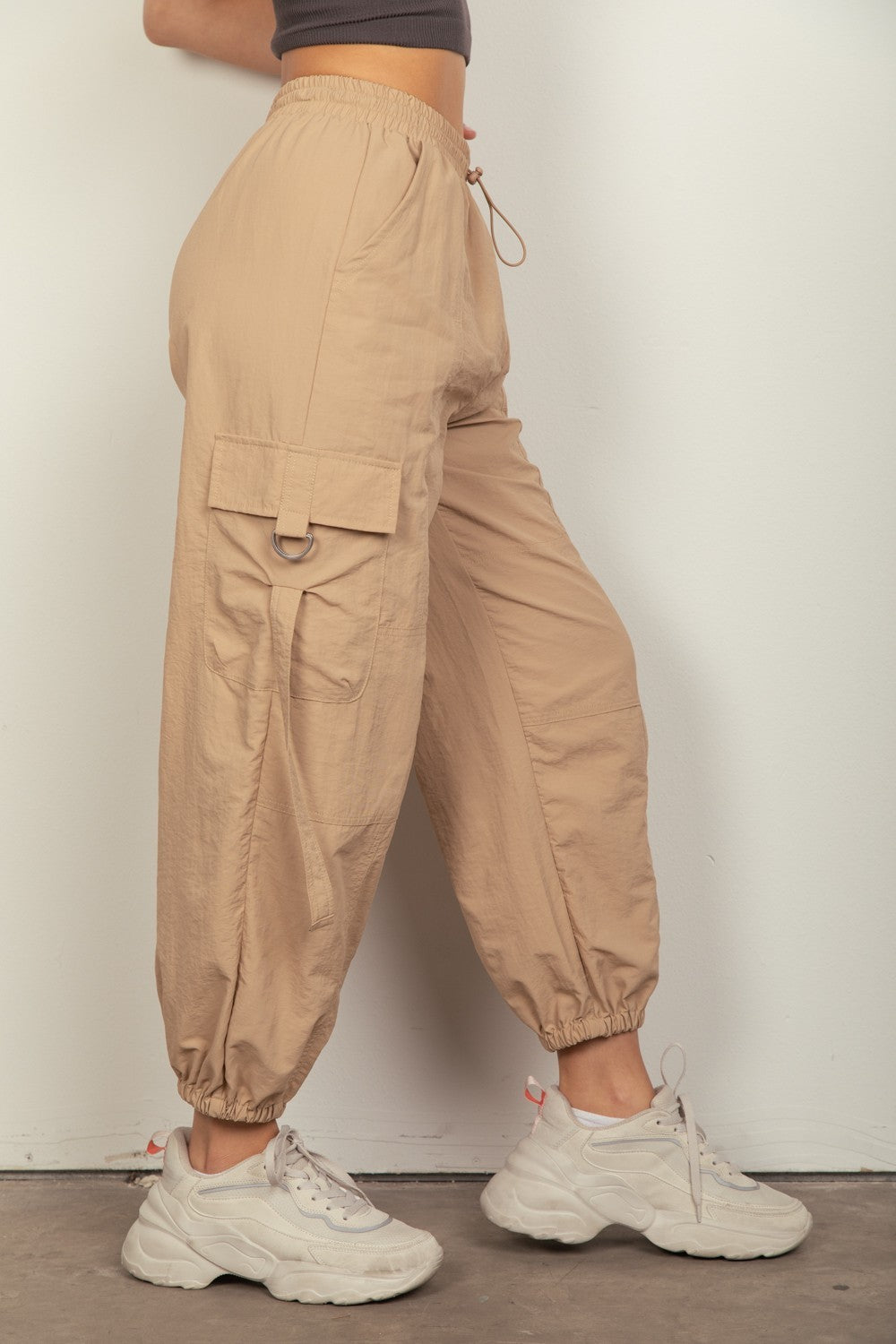 Elastic Waist Woven Cargo Pants in Tan Utility Style