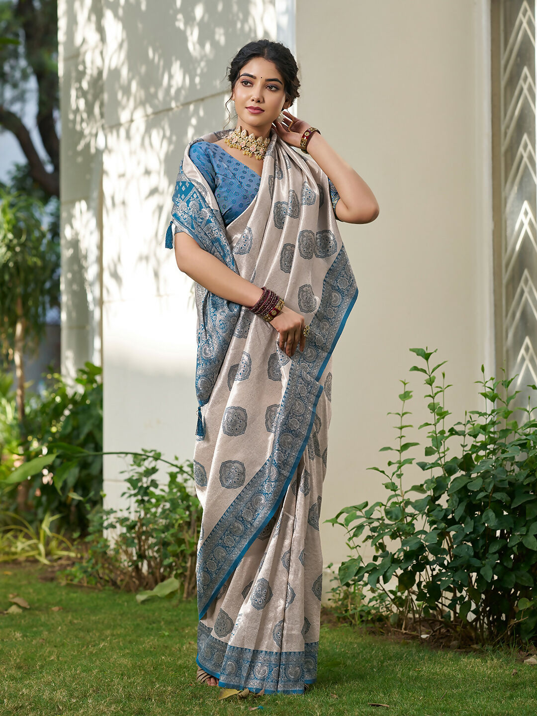 Cream and Blue Silk Blend Saree with Matching Blouse