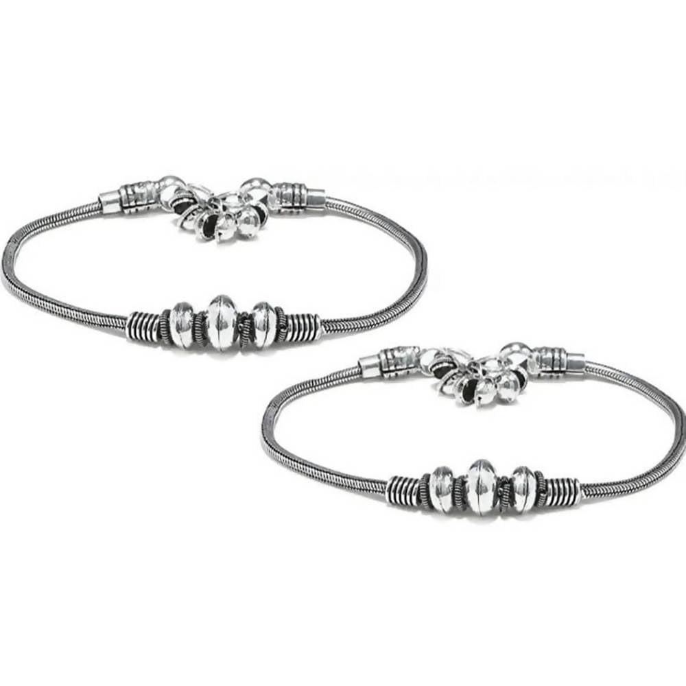 A pair of Mominos Fashion traditional oxidised silver-plated anklets for girls and women
