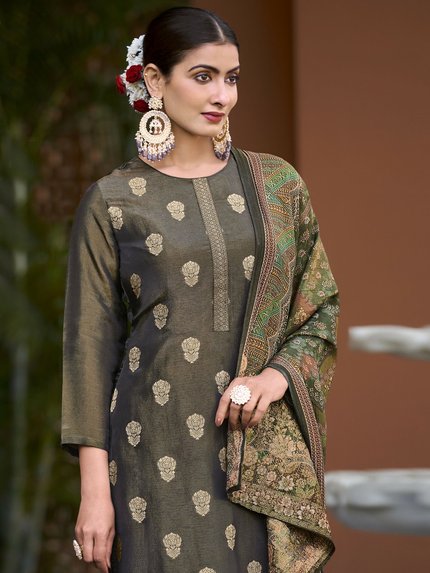 Green Pure Silk Elegant Jacquard Woven Kurta Set with Trousers
