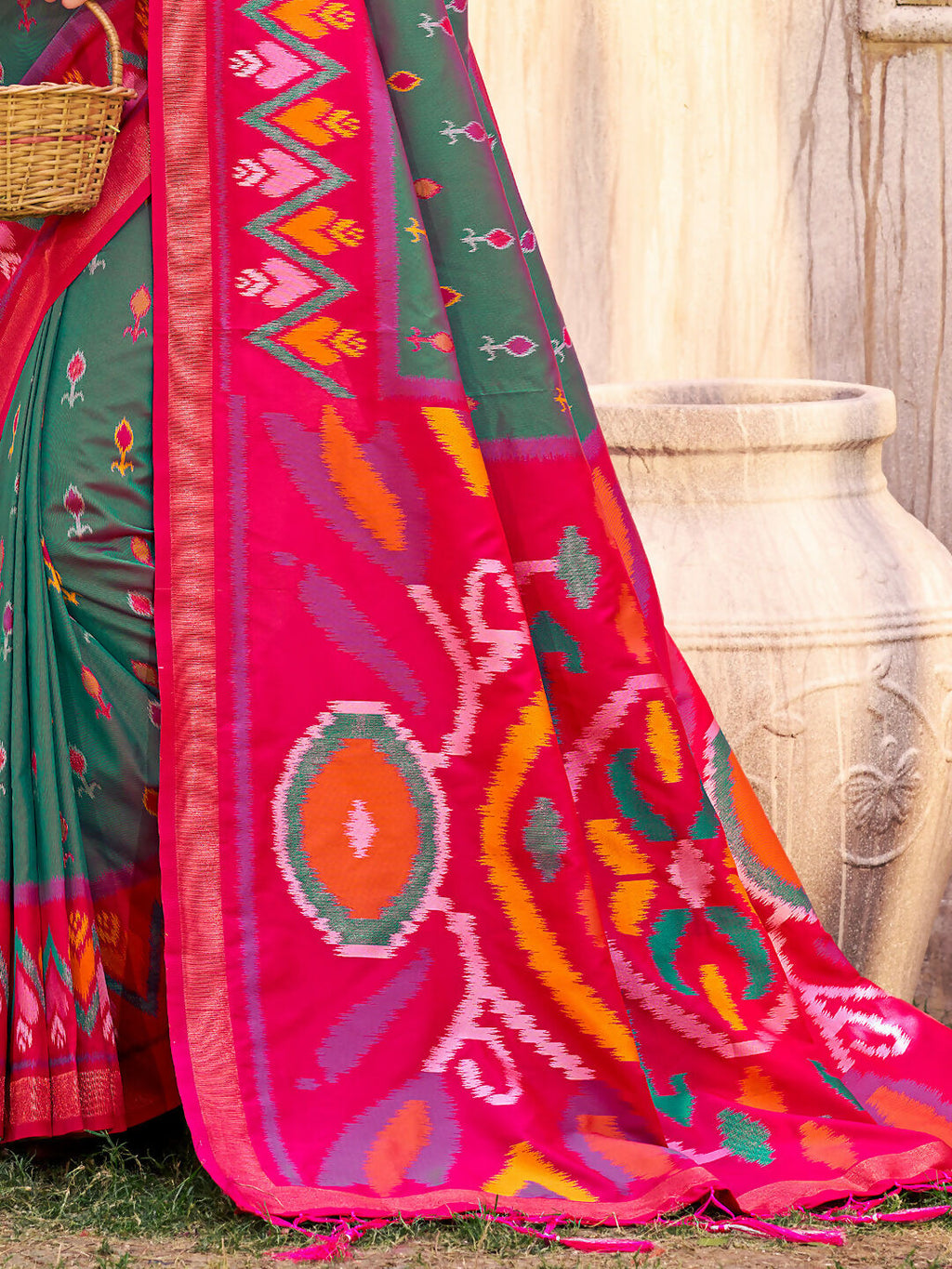 Elegant Grey Pochampally Silk Saree with Matching Silk Blouse