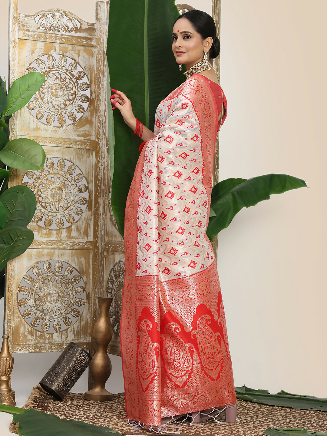 Shree Shyam Fashion Linen Cotton Red & White Saree