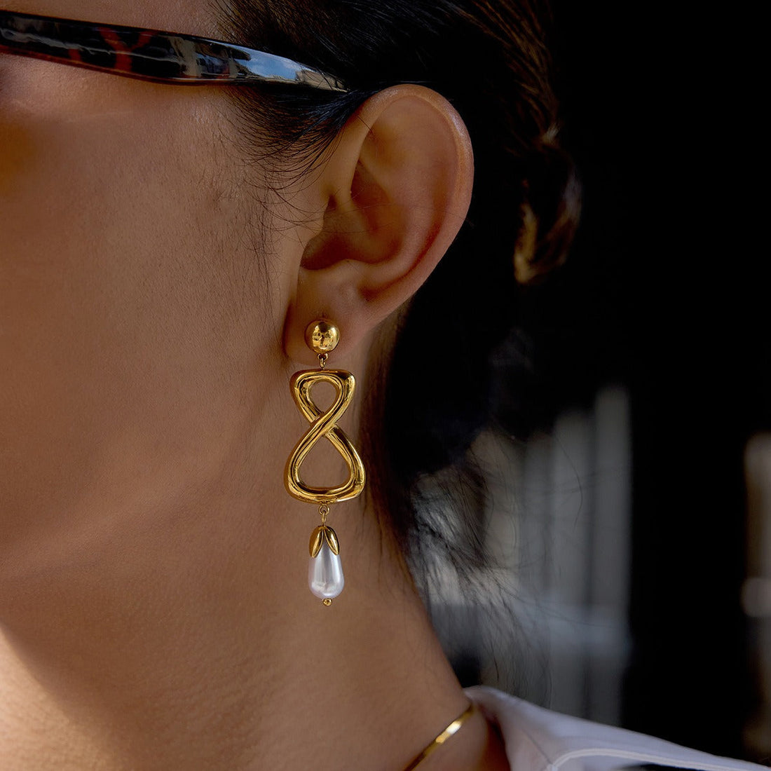 18K Gold Figure-Eight Geometric Stud Earrings - Autumn Winter