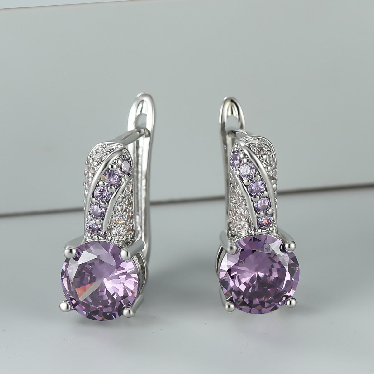 AutumnWinter Accessories White K-Gold Inlaid Round Amethyst Ear Clips