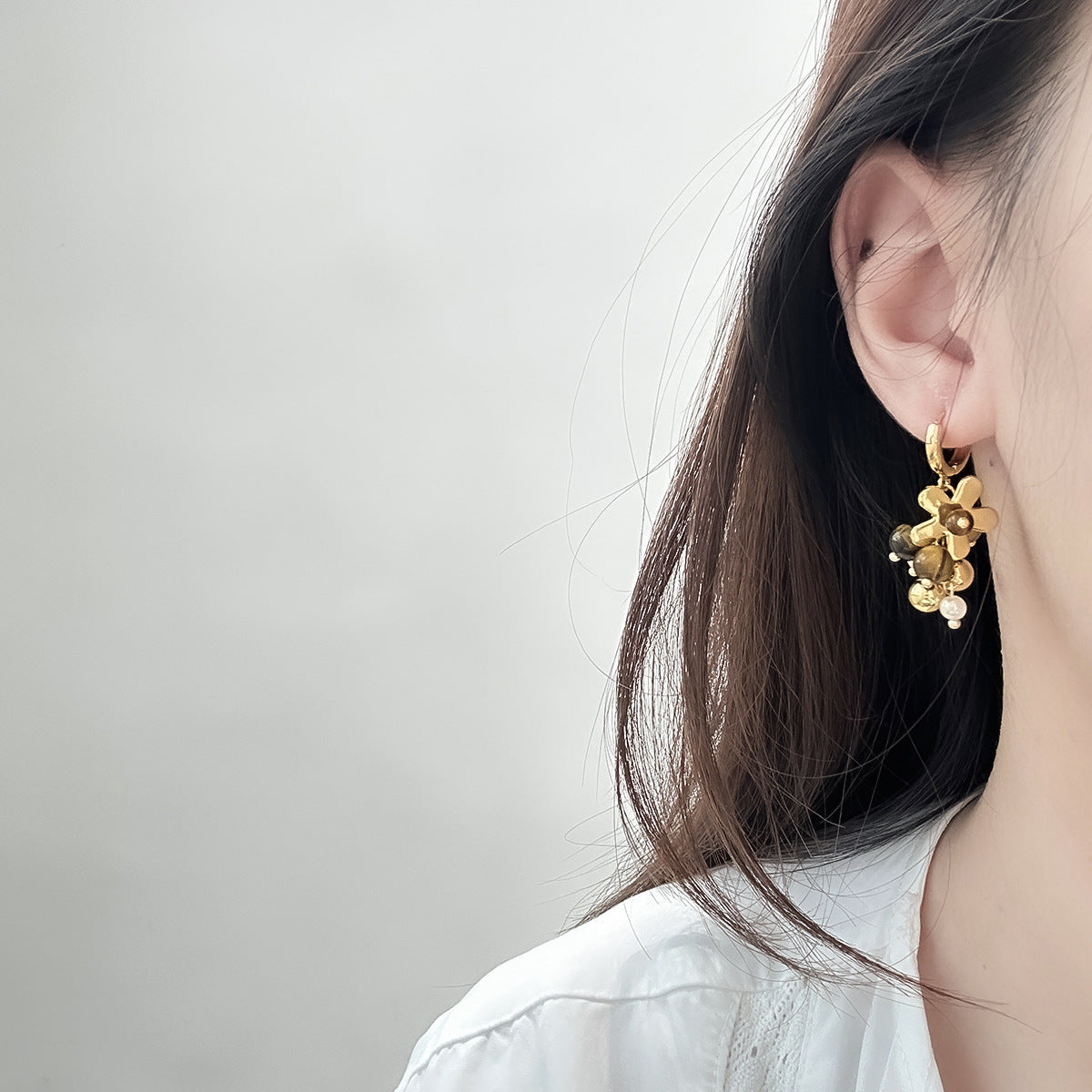 Elegant And Fashionable Tigers Eye Stone Earrings Flower-shaped Ear Clips