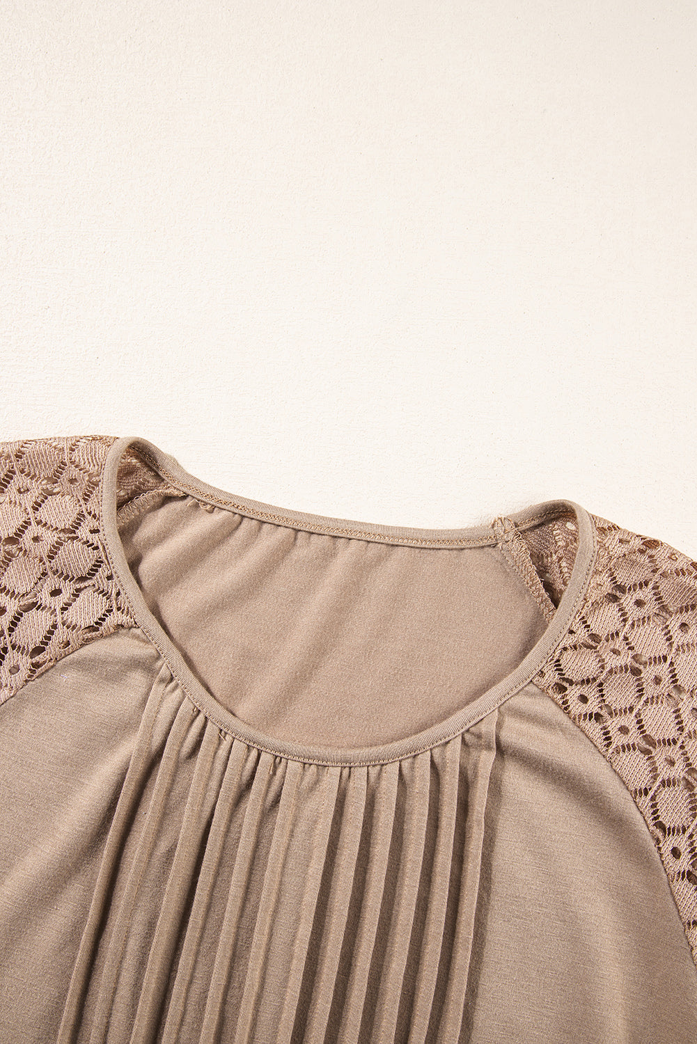 Lace Patchwork Raglan Sleeve Pleated Top
