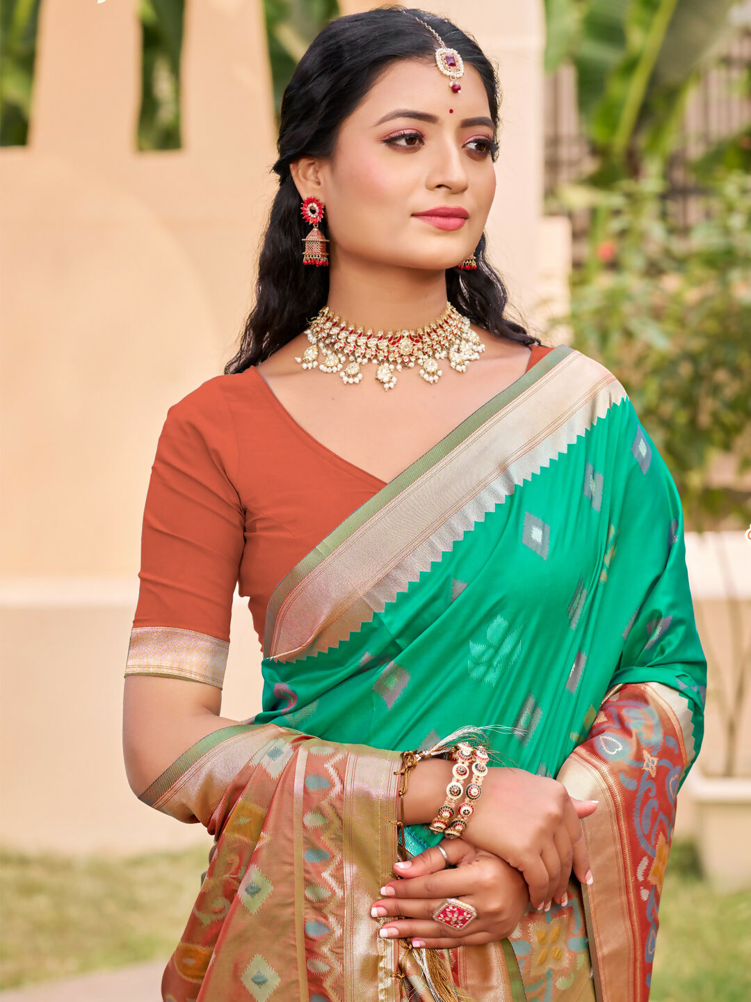 Rama Green Pochampally Silk Saree with Matching Blouse
