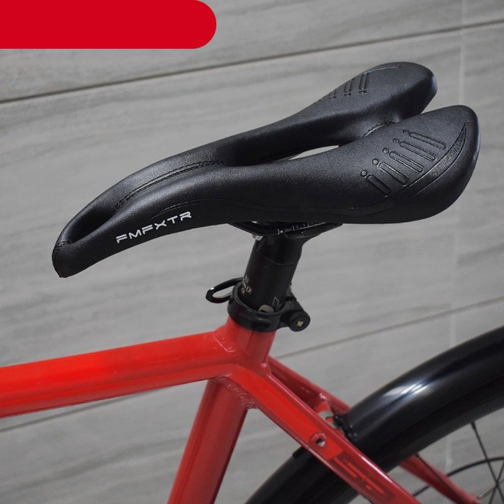 Stevvex breathable mountain bike saddle with shock-absorbing gel padding and PU leather finish