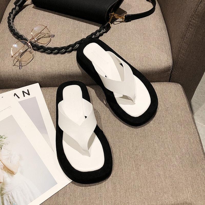 Women's Thick Bottom Platform Flip Flops with Arch Support