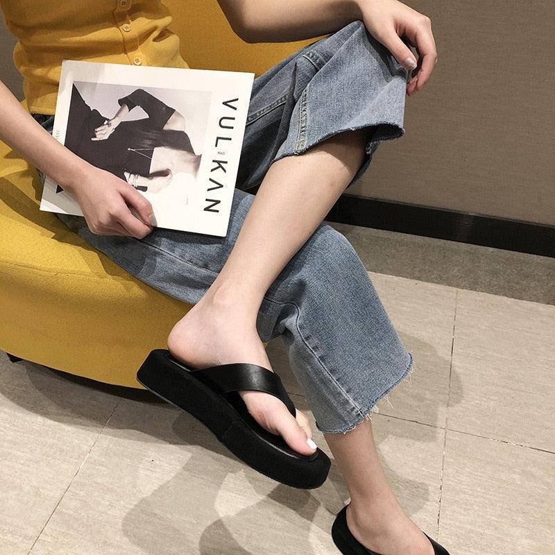 Women's Thick Bottom Platform Flip Flops with Arch Support