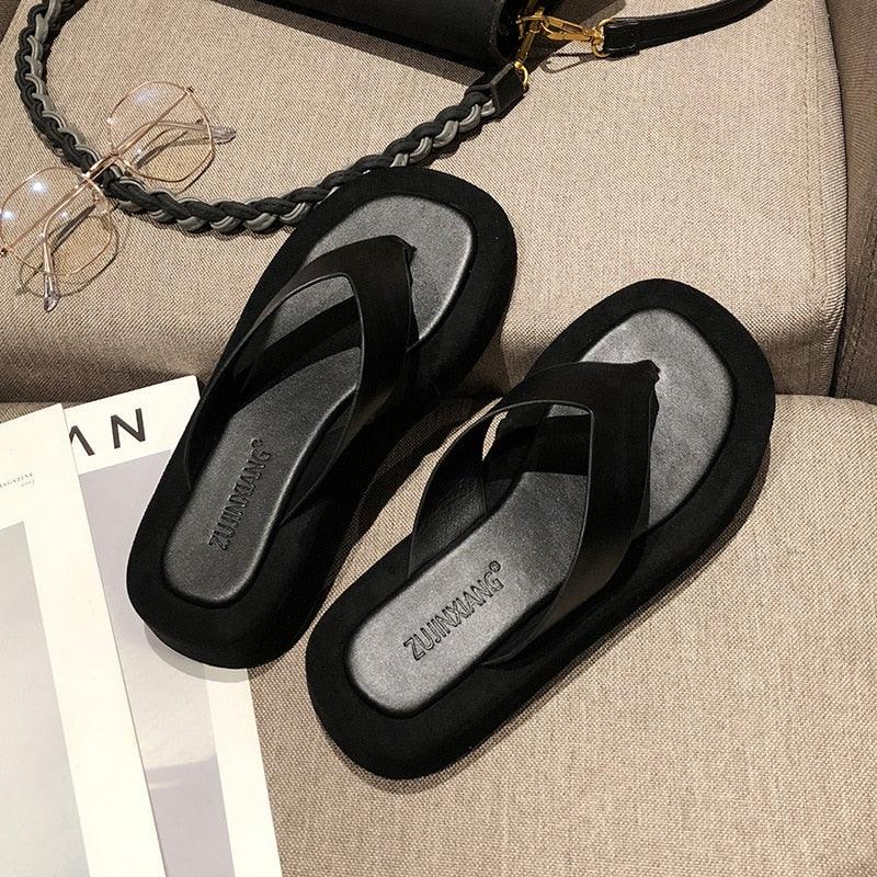 Women's Thick Bottom Platform Flip Flops with Arch Support