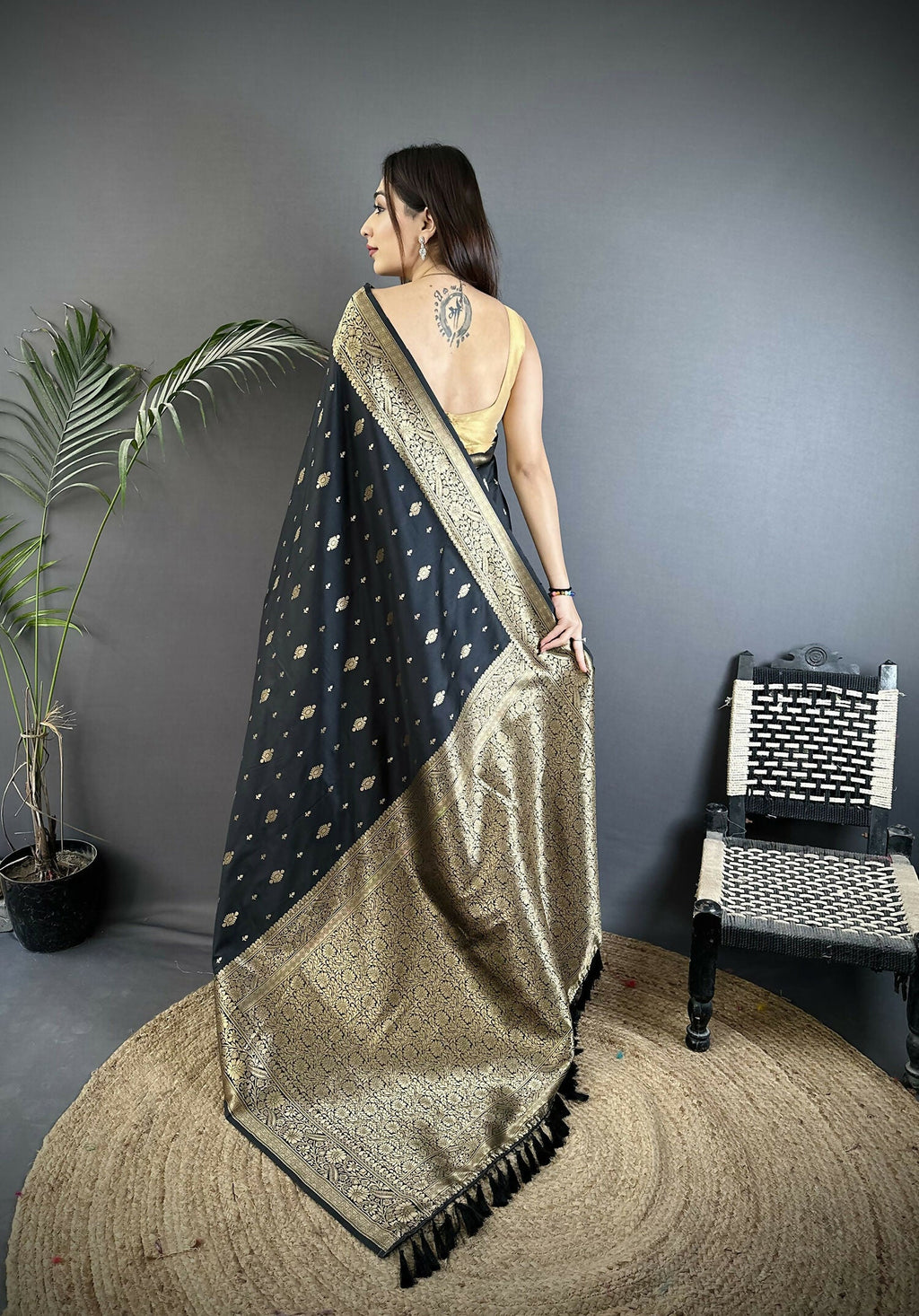 Black Lichi Silk Banarasi Saree with Zari Weaving Motifs
