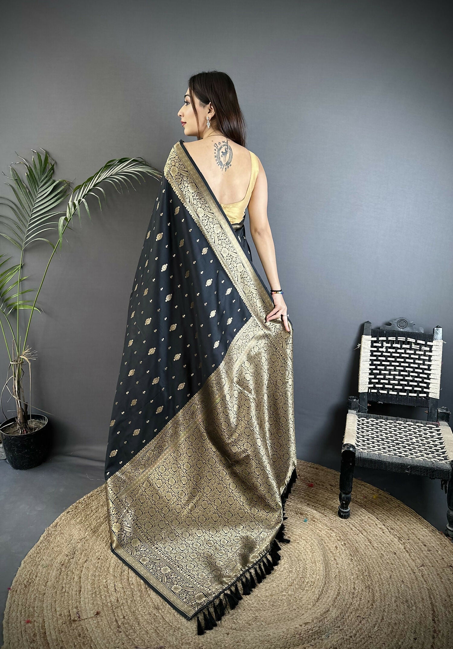 Black Lichi Silk Banarasi Saree with Zari Weaving Motifs