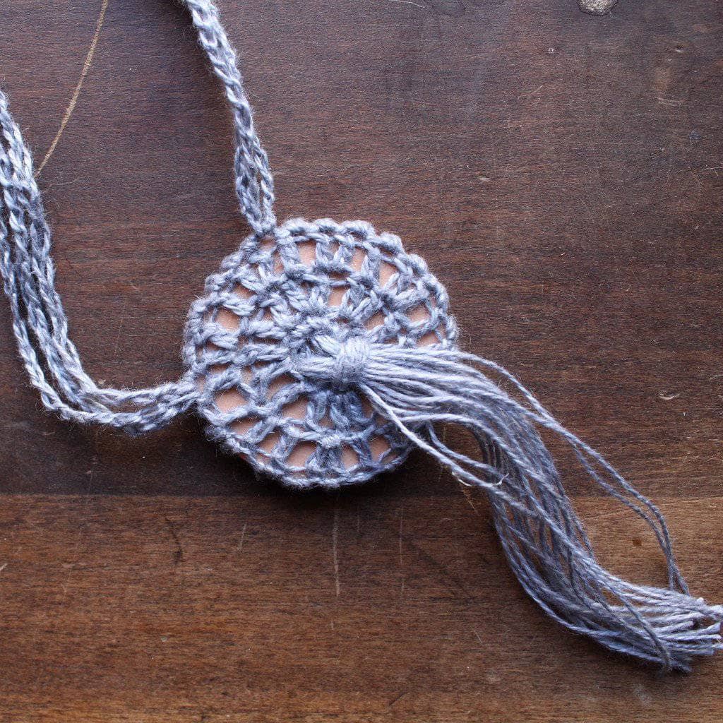 Boho Macrame Necklace Crochet Kit - DIY Artisanal Jewelry Project