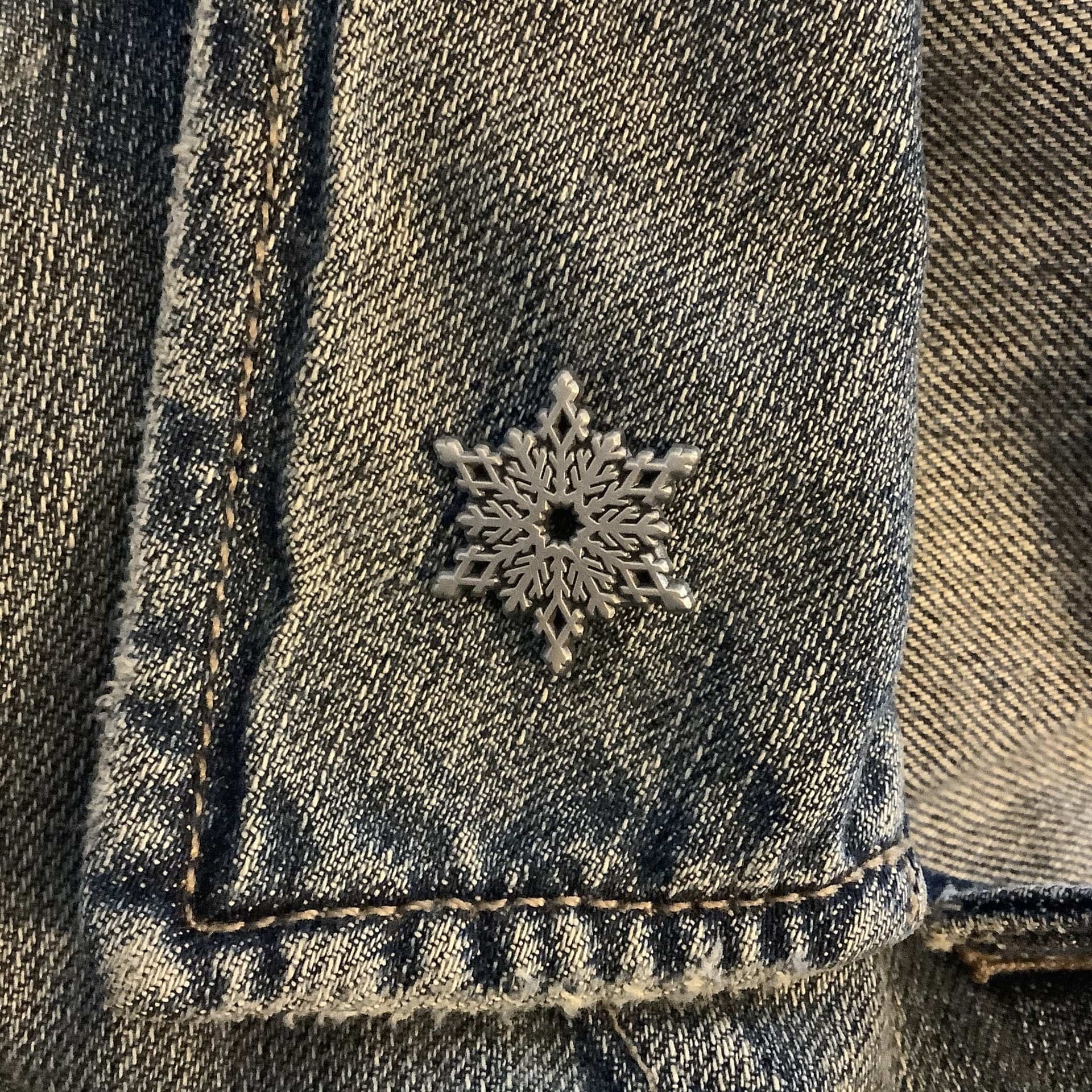 Antique Silver Snowflake Enamel Pin