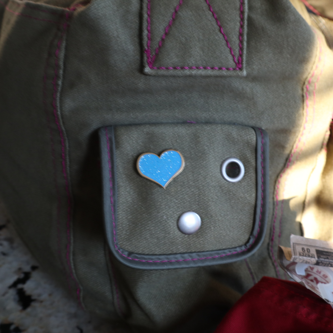 Blue Enamel Pin - Glitter Heart Hard Enamel Lapel Brooch Accessory