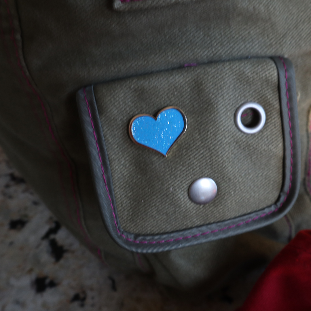 Blue Enamel Pin - Glitter Heart Hard Enamel Lapel Brooch Accessory
