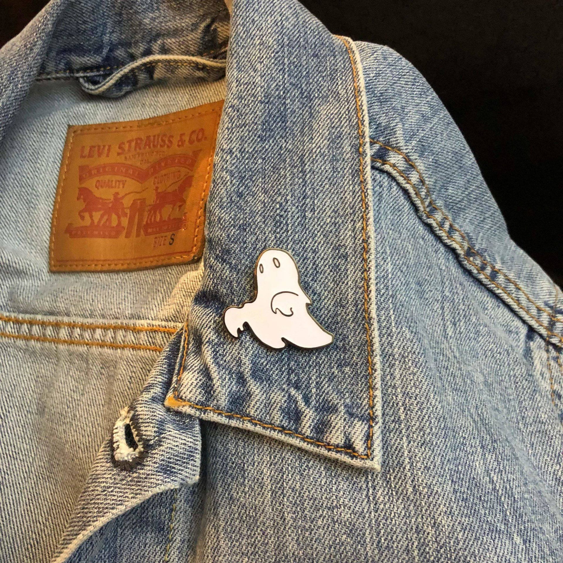 Glow In The Dark Pin - White Ghost Enamel Lapel Pin With Double Posts