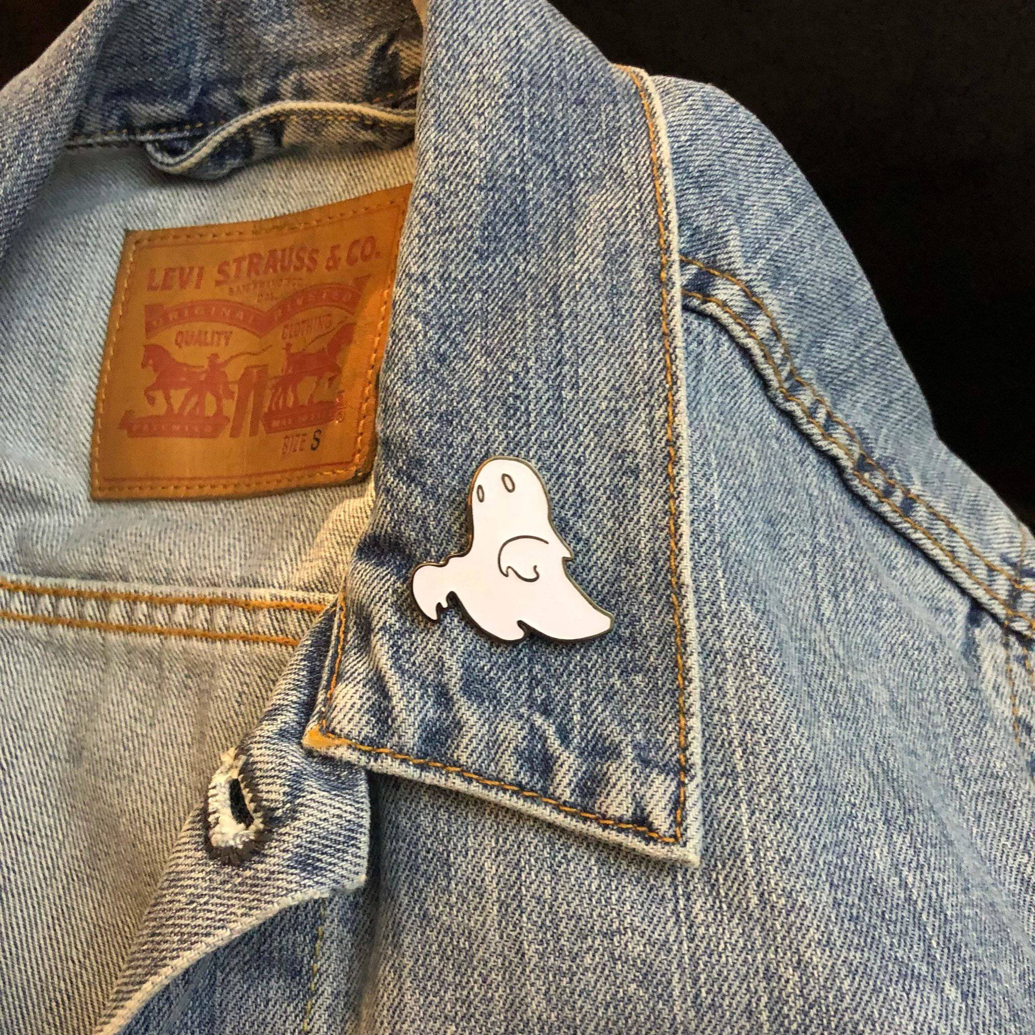 White Ghost Glow in the Dark Enamel Pin