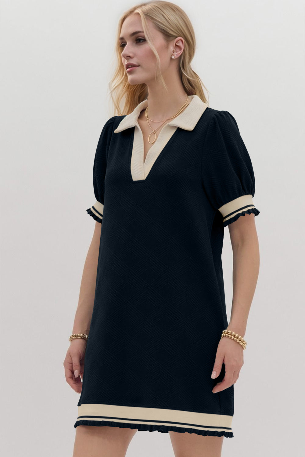 Trendy mini dress with contrast short sleeves
