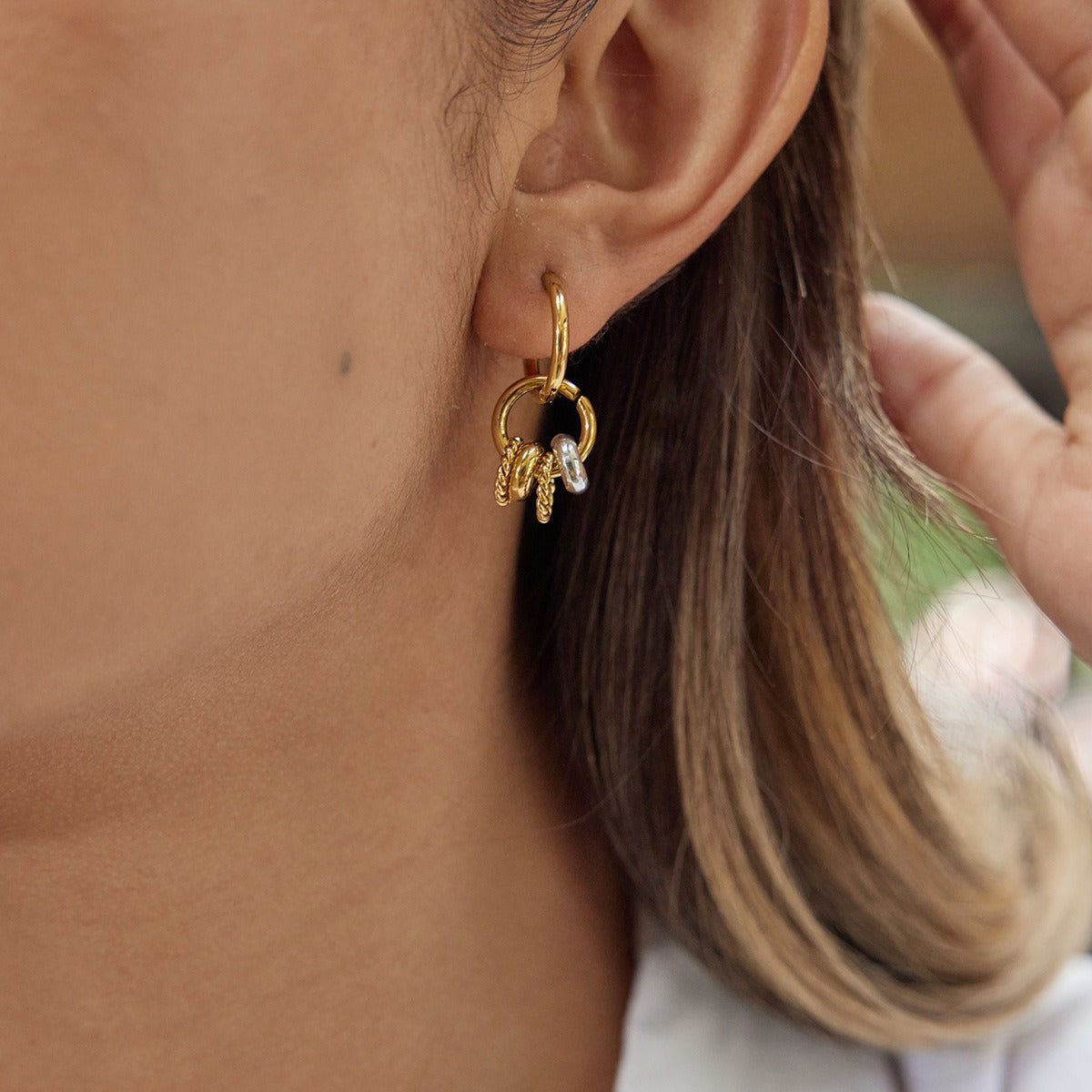 18K Gold Lightweight Luxury Hoop Earrings Minimalist Style