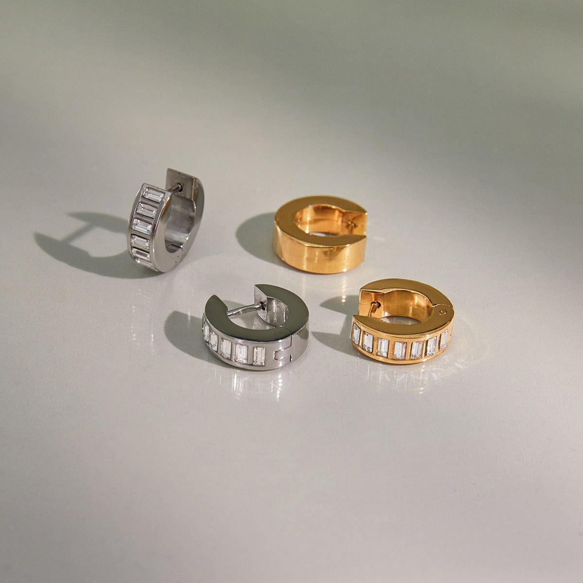 High-End 18K Gold Rhinestone Inlaid Minimalist Earrings