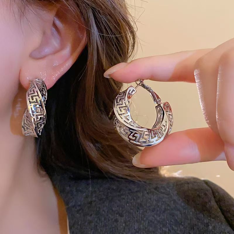 Twisted Hollow Hoop Earrings, European American Niche Gold Hoops